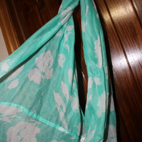 Vintage Style Hat, Earrings, & Beautiful Illuminating Scarf/Wrap☆SCARF GLOWS - Picture 11 of 14